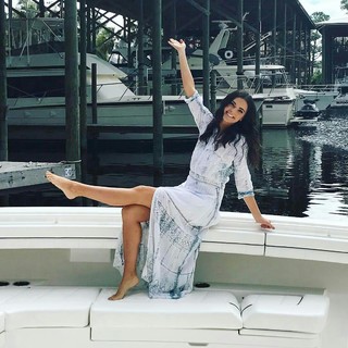 Katie Lee feet photo thumbnail