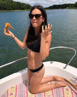 Katie Lee feet photo thumbnail