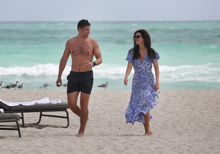 Katie Lee feet photo thumbnail