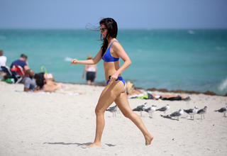 Katie Lee feet photo thumbnail