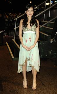 Katie Leung feet photo thumbnail