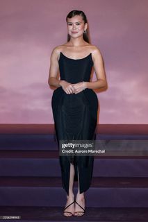 Katie Leung feet photo 2