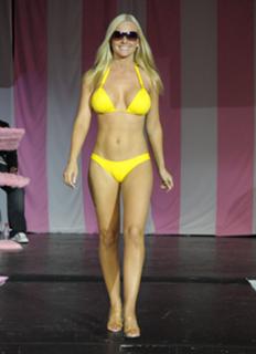Katie Lohmann feet photo 1