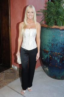 Katie Lohmann feet photo 9