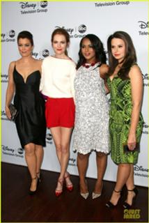 Katie Lowes feet photo 2