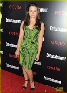 Katie Lowes feet photo 1