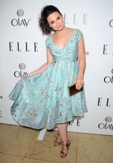 Katie Lowes feet photo 8
