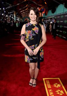 Katie Lowes feet photo 13