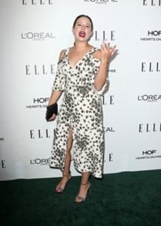 Katie Lowes feet photo 17