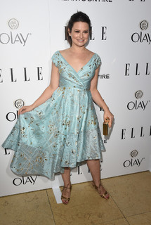 Katie Lowes feet photo 5