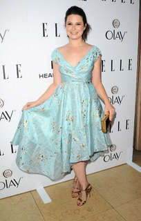 Katie Lowes feet photo 4