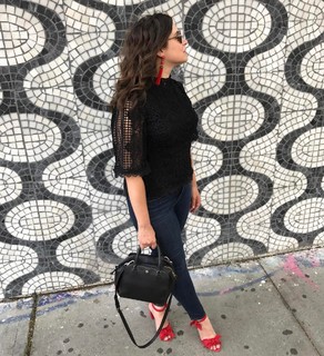 Katie Lowes feet photo 11