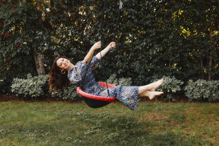 Katie Lowes feet photo 15