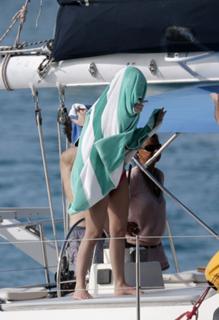 Katie Melua feet photo thumbnail