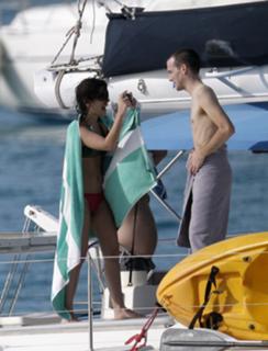 Katie Melua feet photo thumbnail