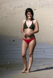 Katie Melua feet photo thumbnail