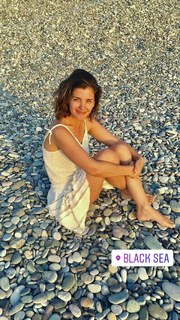 Katie Melua feet photo thumbnail