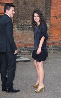 Katie Melua feet photo thumbnail