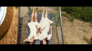 Katie Melua feet photo thumbnail