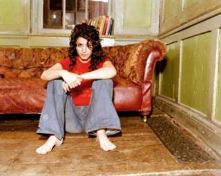 Katie Melua feet photo thumbnail