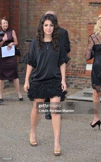 Katie Melua feet photo thumbnail