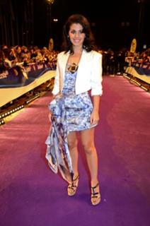 Katie Melua feet photo thumbnail