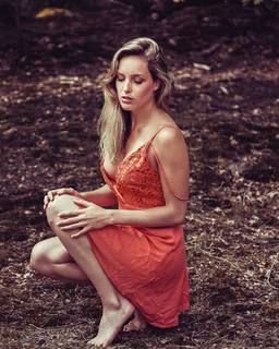 Katie Miller feet photo 10