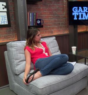 Katie Nolan feet photo thumbnail