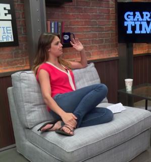 Katie Nolan feet photo thumbnail