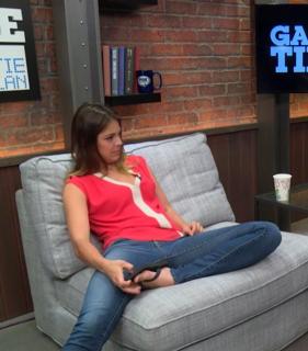 Katie Nolan feet photo thumbnail