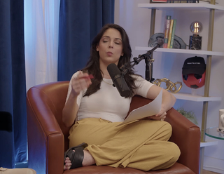 Katie Nolan feet photo thumbnail