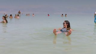 Katie Nolan feet photo thumbnail