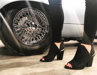 Katie Osborne feet photo 20