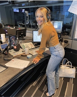 Katie Piper feet photo 8