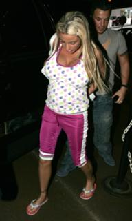 Katie Price feet photo thumbnail