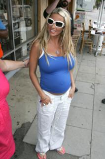 Katie Price feet photo thumbnail