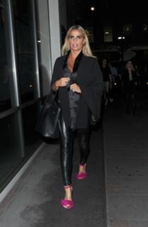 Katie Price feet photo thumbnail