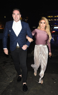 Katie Price feet photo thumbnail