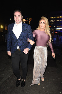Katie Price feet photo thumbnail