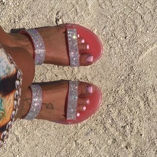 Katie Price feet photo thumbnail