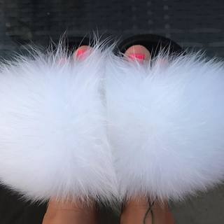 Katie Price feet photo thumbnail