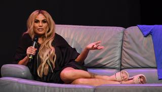 Katie Price feet photo thumbnail