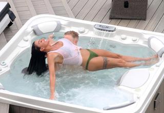 Katie Price feet photo thumbnail