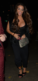 Katie Price feet photo thumbnail