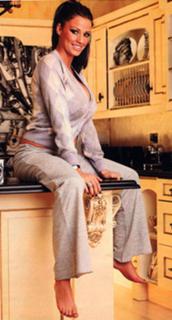 Katie Price feet photo thumbnail
