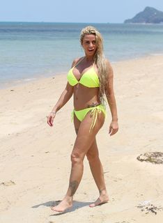 Katie Price feet photo thumbnail