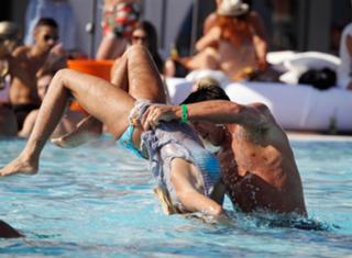 Katie Price feet photo thumbnail