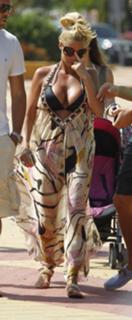 Katie Price feet photo thumbnail