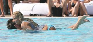 Katie Price feet photo thumbnail