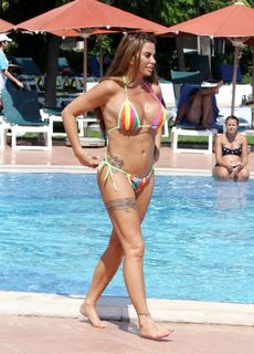 Katie Price feet photo thumbnail